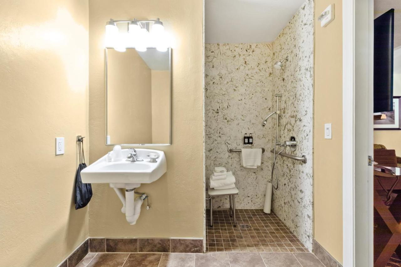 Marin Suites Hotel — photo 5