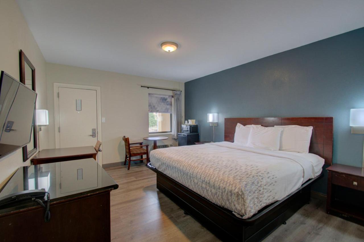 Budget Inn — photo 12