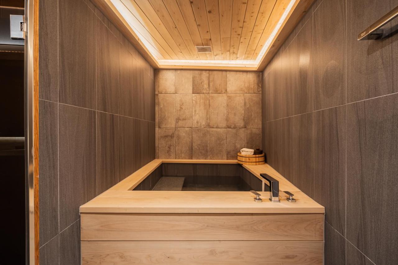 Luxury Hanok Whispering Garden - 3