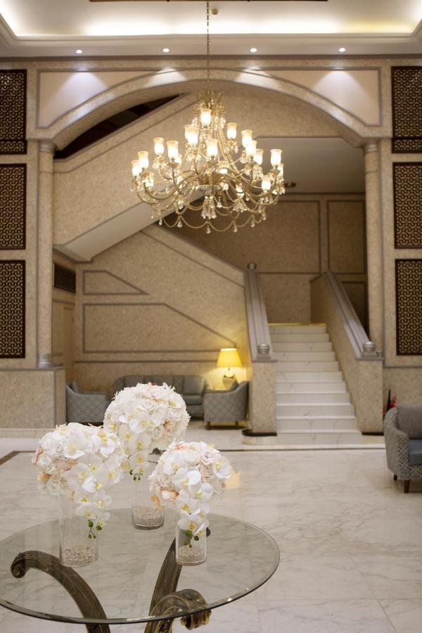 Carlton Tower Hotel photo