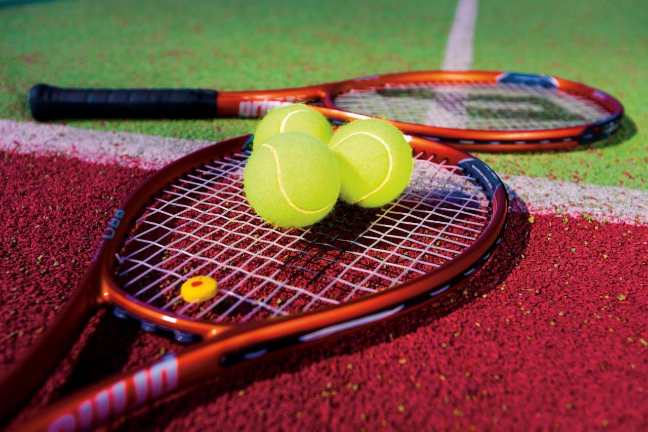 Tennis court: Melas Resort Hotel