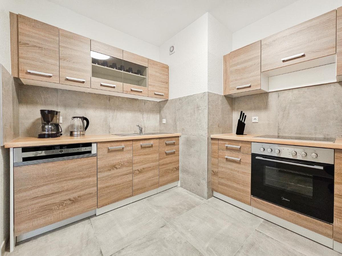 Tolstov Apartments - 2 or 3 Room Apartments - 15 Min zur Messe DUS & 10 Min Old Town DUS