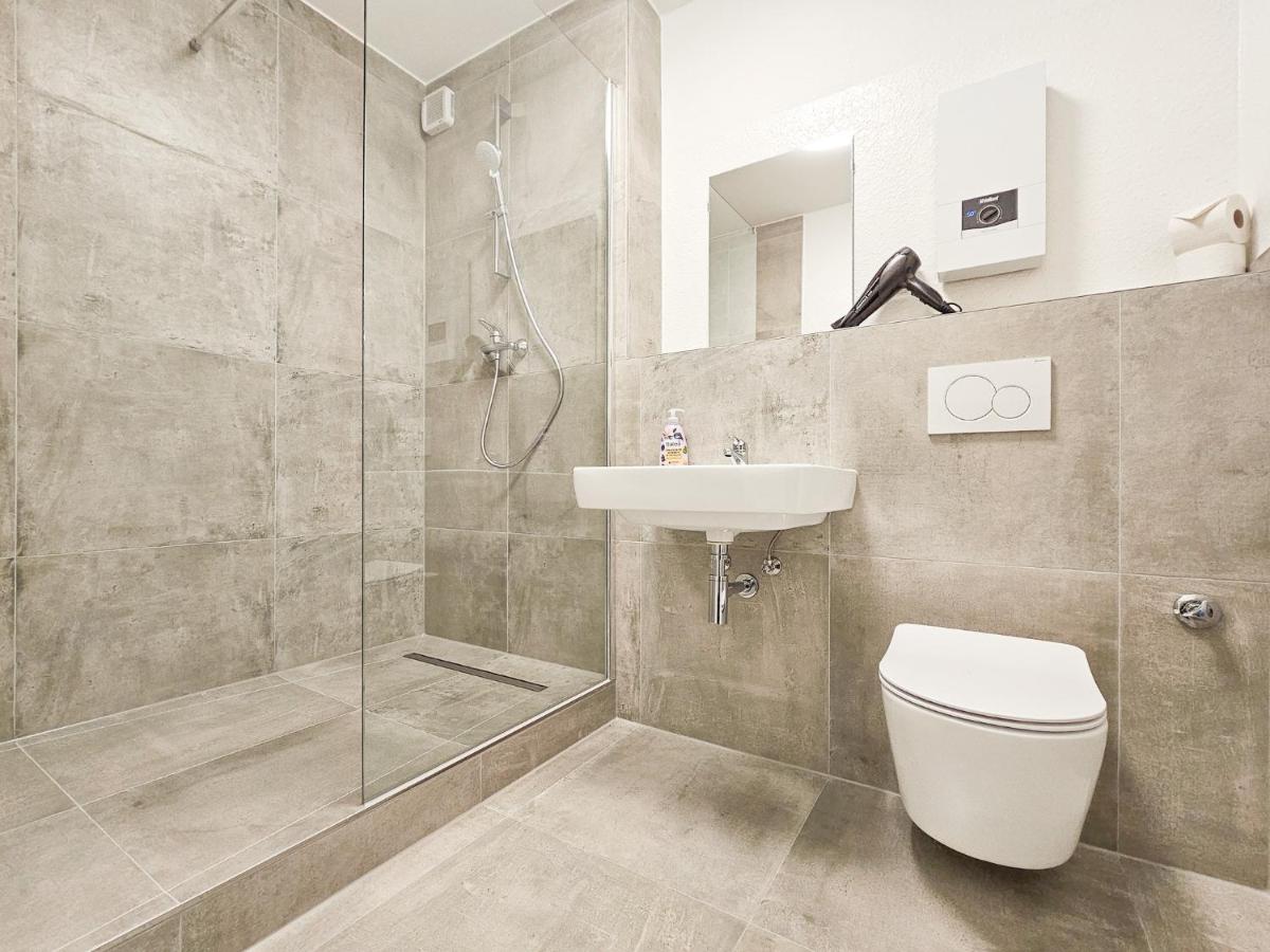 Tolstov Apartments - 2 or 3 Room Apartments - 15 Min zur Messe DUS & 10 Min Old Town DUS