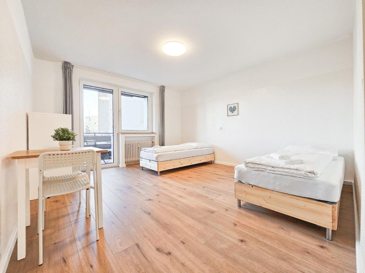 Tolstov Apartments - 2 or 3 Room Apartments - 15 Min zur Messe DUS & 10 Min Old Town DUS