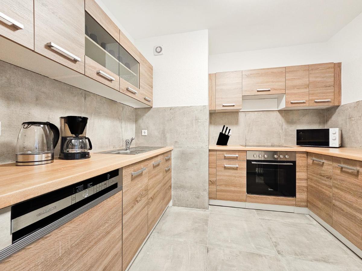 Tolstov Apartments - 2 or 3 Room Apartments - 15 Min zur Messe DUS & 10 Min Old Town DUS