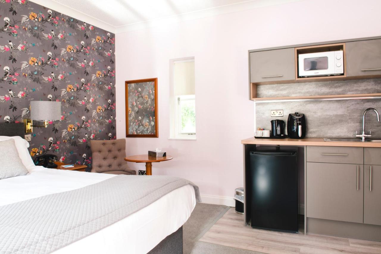 Standard Double Room with Kitchenette - Courtyard/Non-Smoking