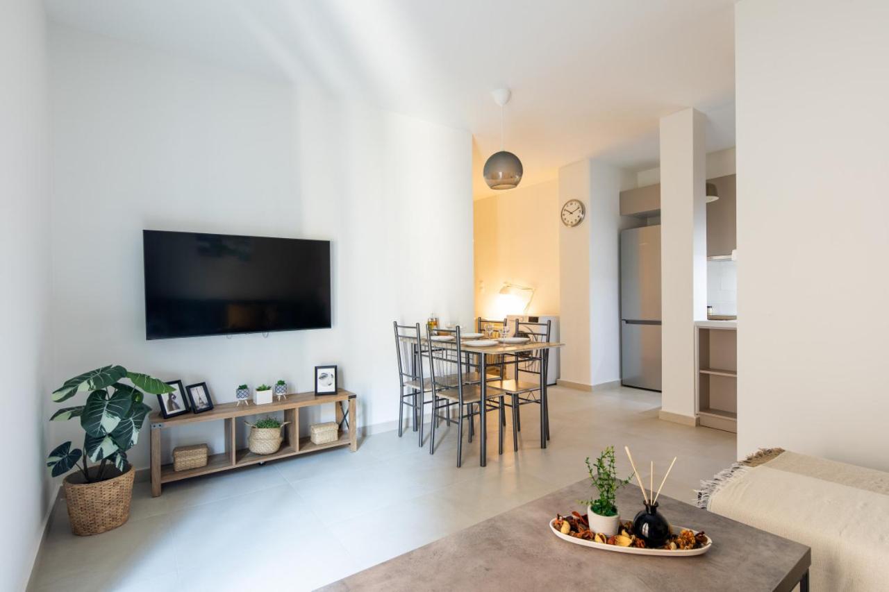 Theia 1-Bedroom Apartment in Athens - 5