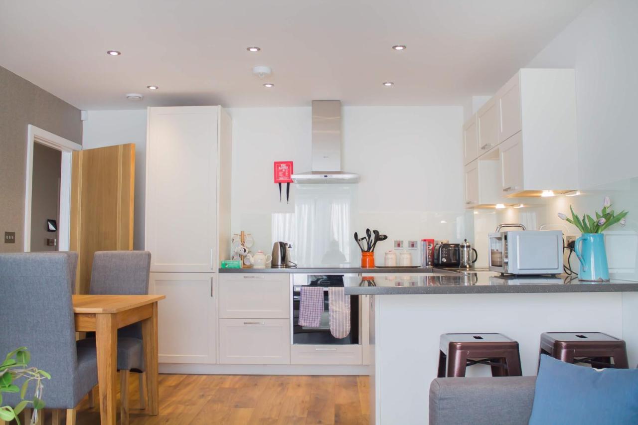 Modern & central - two bedroom & two bathroom apartment - 4