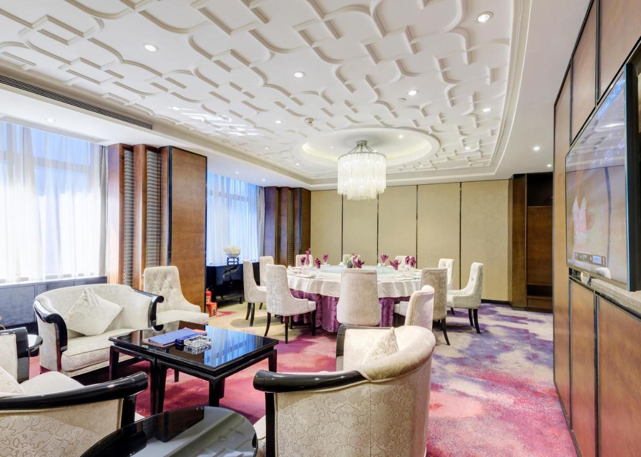 Ocean Hotel Guangzhou-TaoJin Metro Station photo