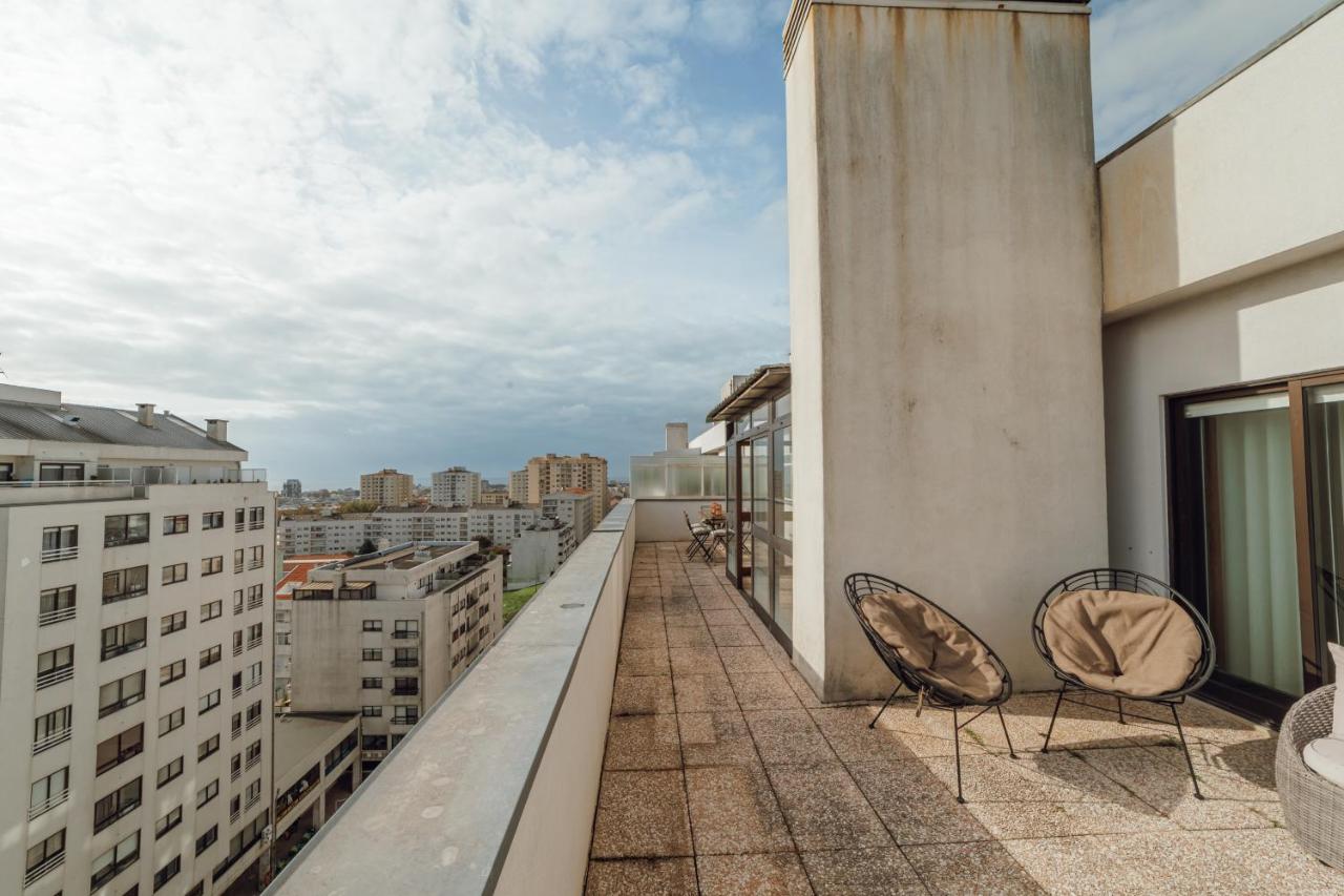 City Center Grand Apartment With Seaview Terrace by Vacationy