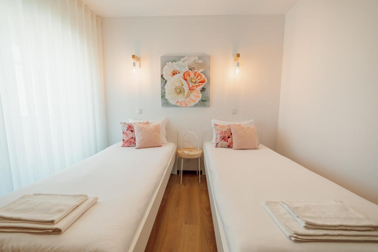 City Center Grand Apartment With Seaview Terrace by Vacationy - 4