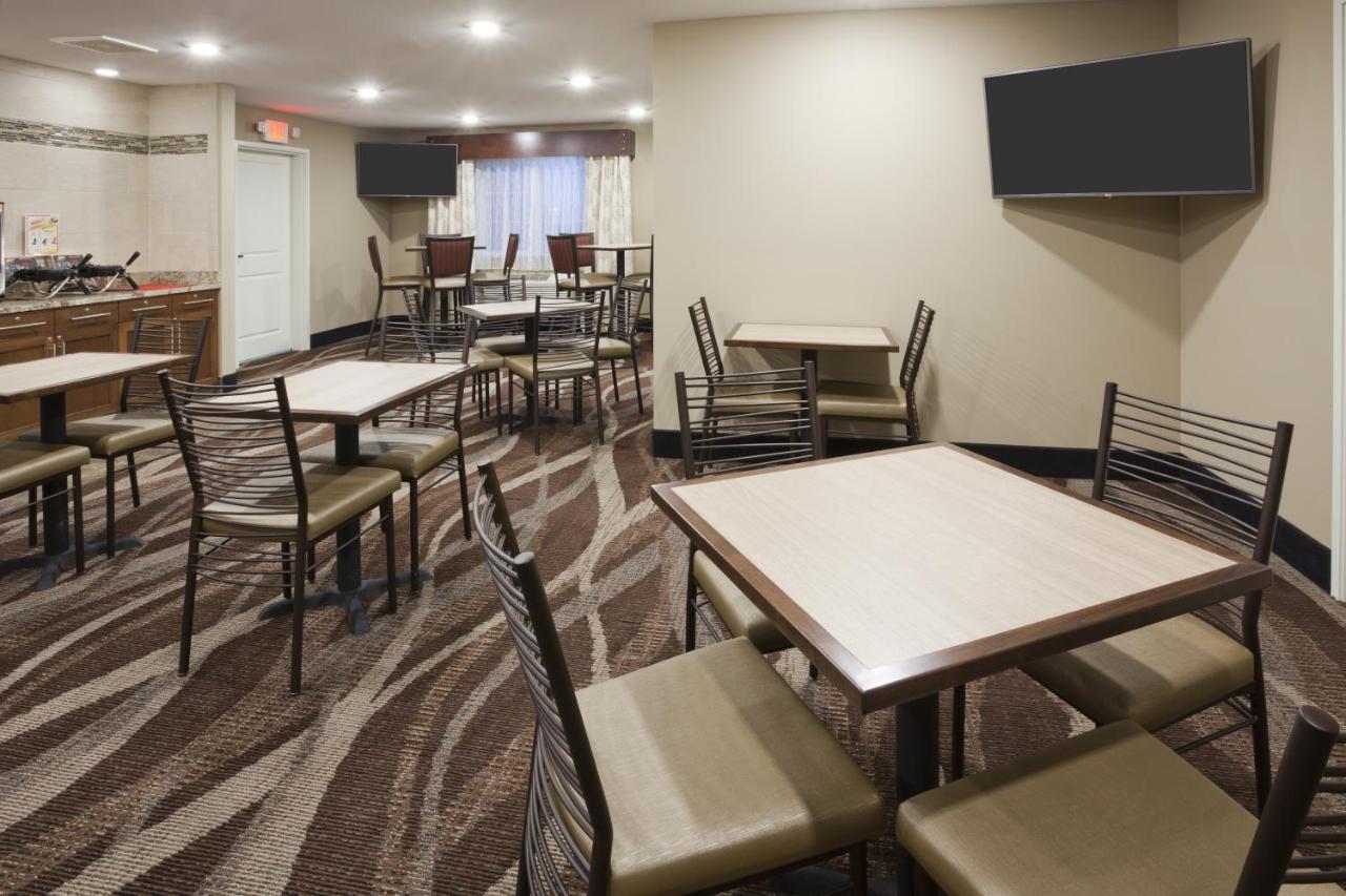 Gateway Park Hotel and Suites - Sioux Falls -Tea — photo 18