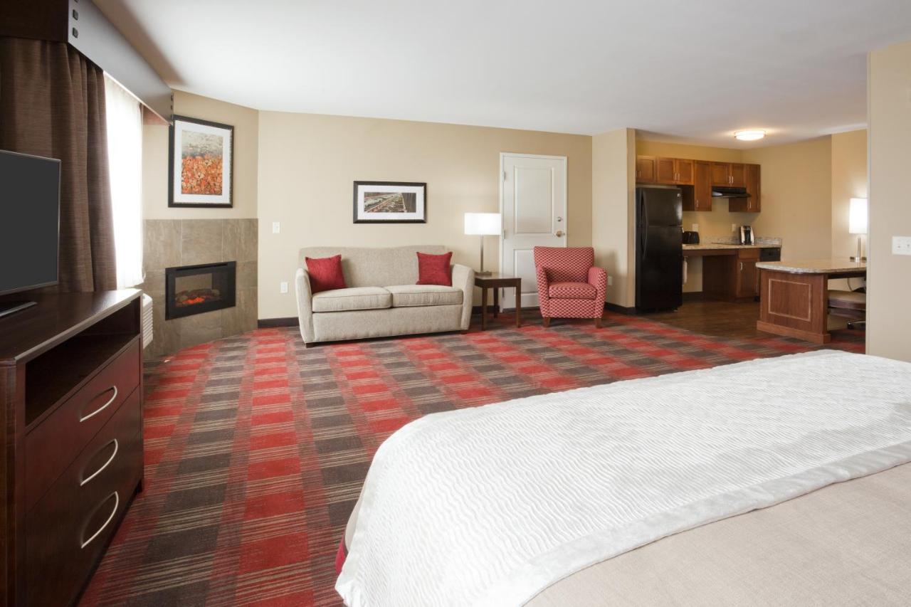 Gateway Park Hotel and Suites - Sioux Falls -Tea — photo 17
