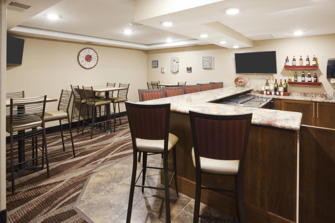 Gateway Park Hotel and Suites - Sioux Falls -Tea — photo 4