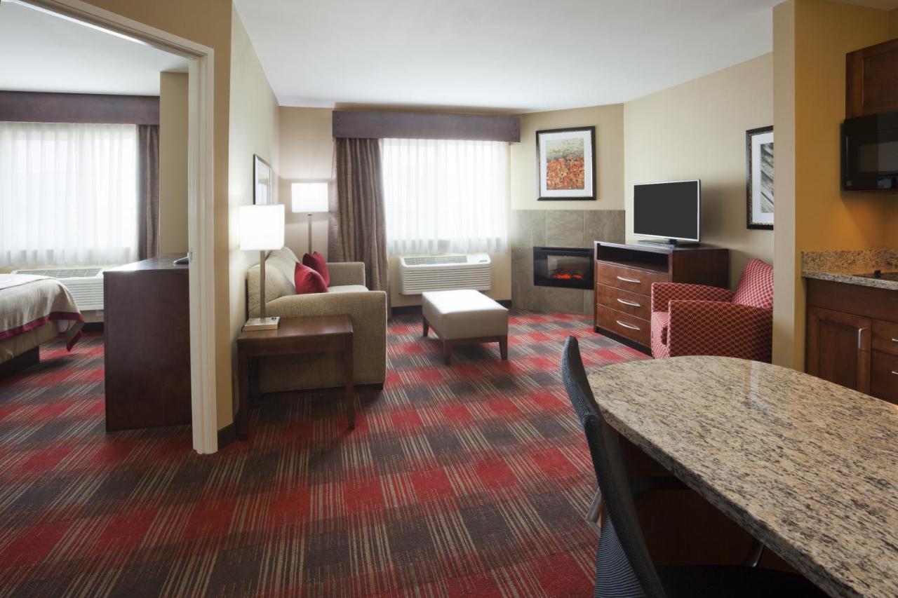 Gateway Park Hotel and Suites - Sioux Falls -Tea — photo 14