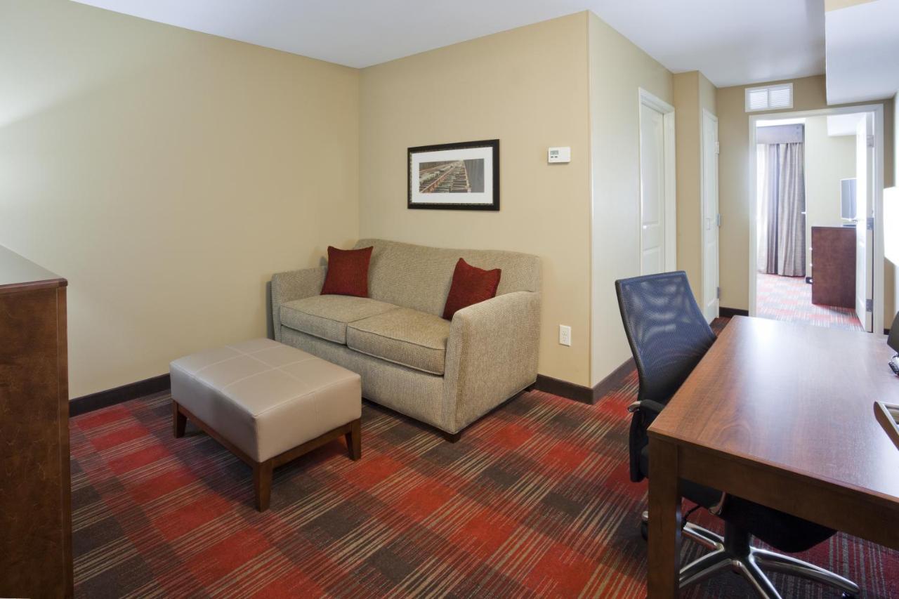 Gateway Park Hotel and Suites - Sioux Falls -Tea — photo 13