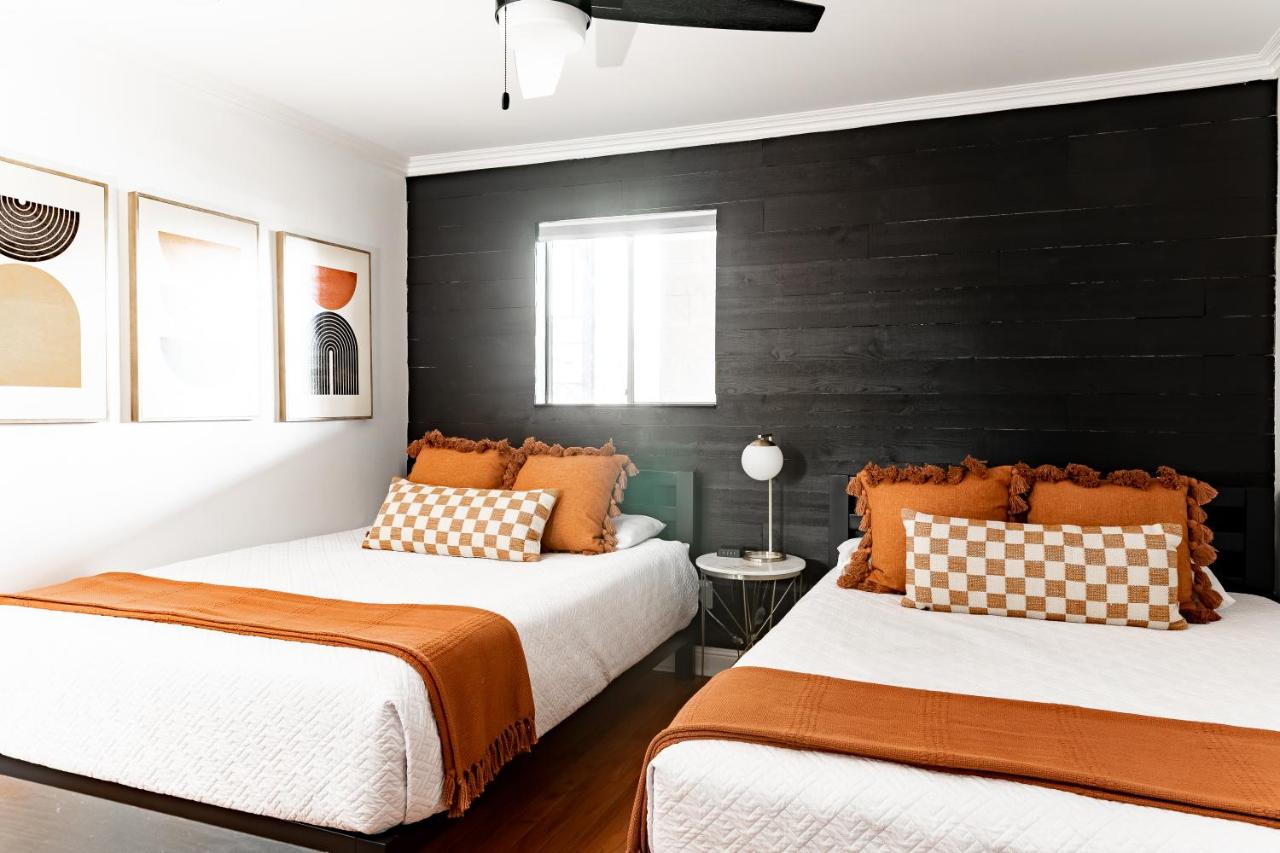 WALK to Downtown Broadway with Pool, Parking and Patio - 4