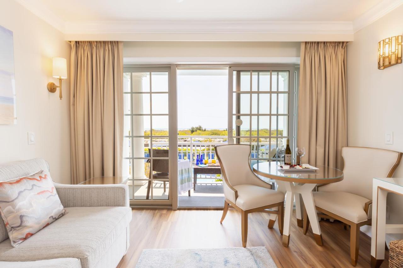 La Mer Beachfront Resort — photo 10