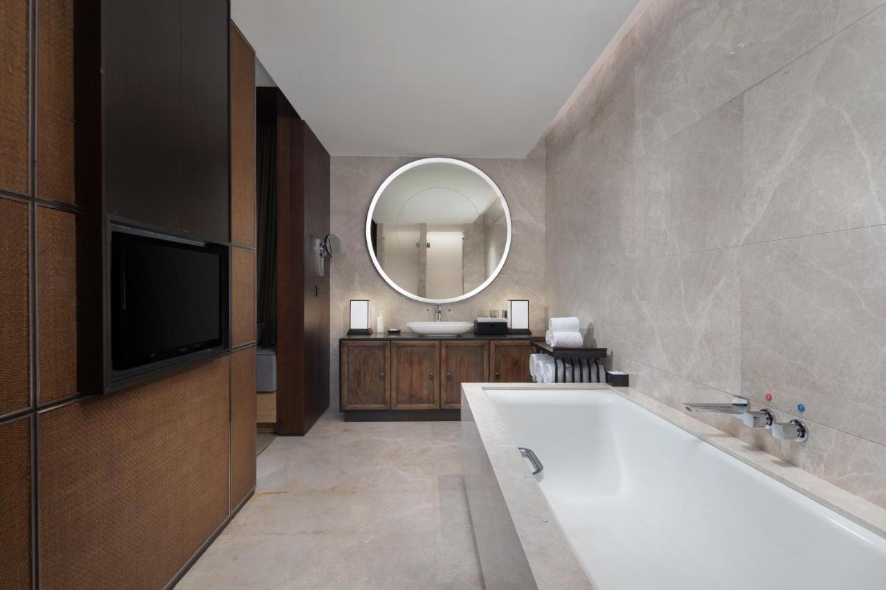 HUALUXE Xi'an Tanghua, an IHG Hotel photo