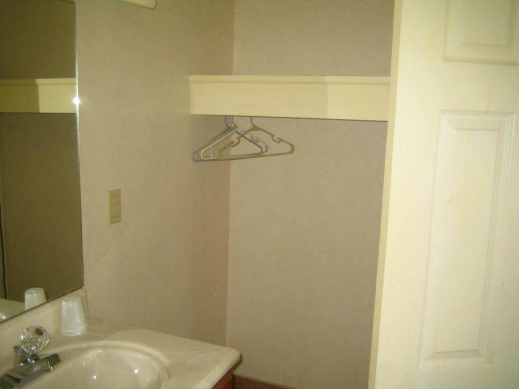 Budget Inn — photo 15