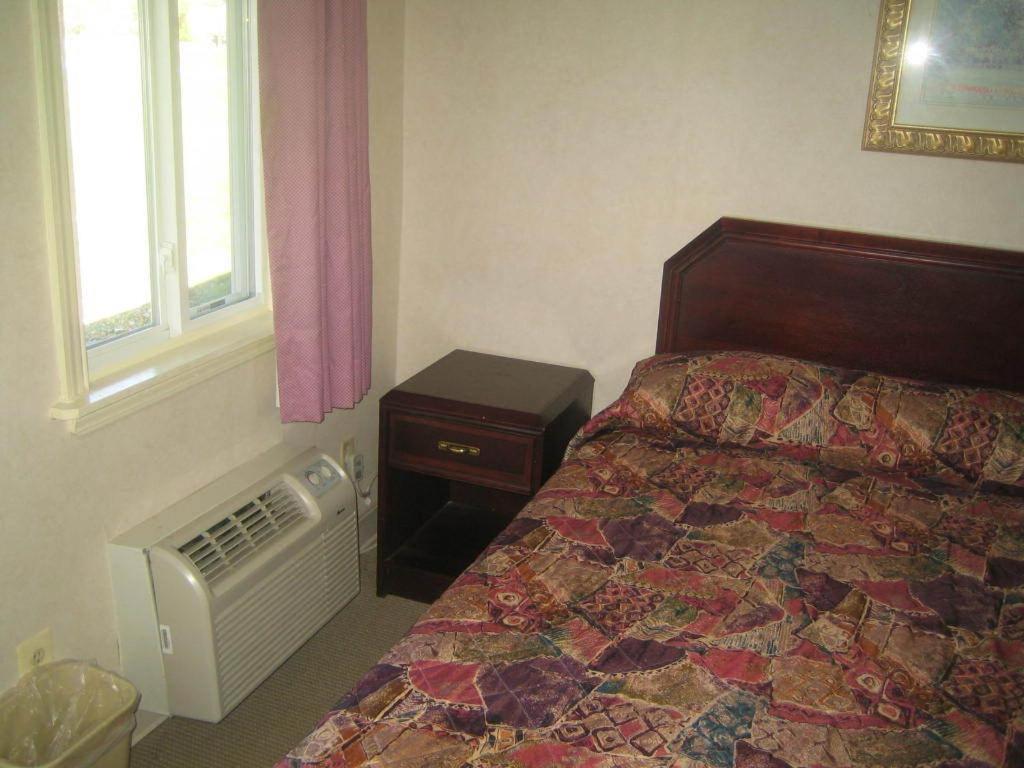 Budget Inn — photo 2