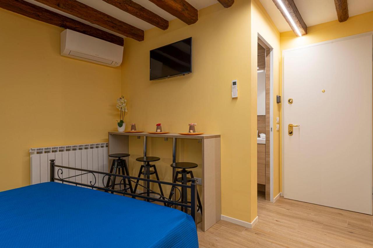 DELUXE DOUBLE ROOM in VENICE CENTRE - 5