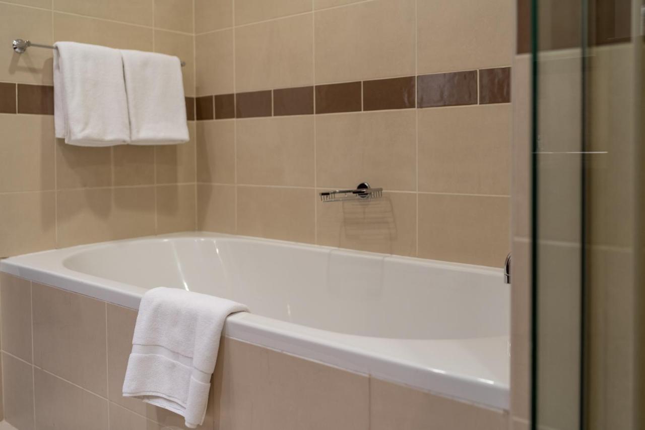 Bellavista - Graceful - 2 BR - 29 Boulevard - Fountain Views - 3