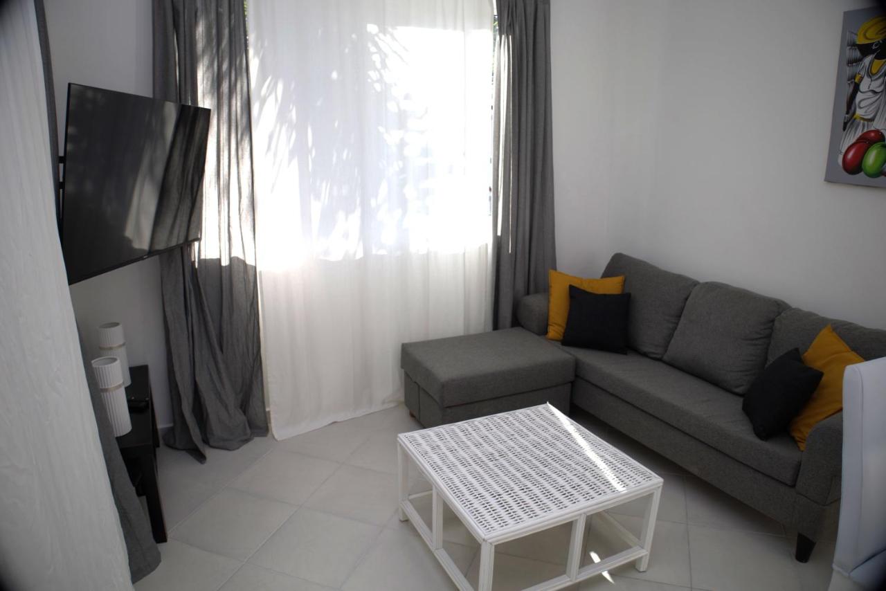 Tamarindo Dominicus by Mireya - 3