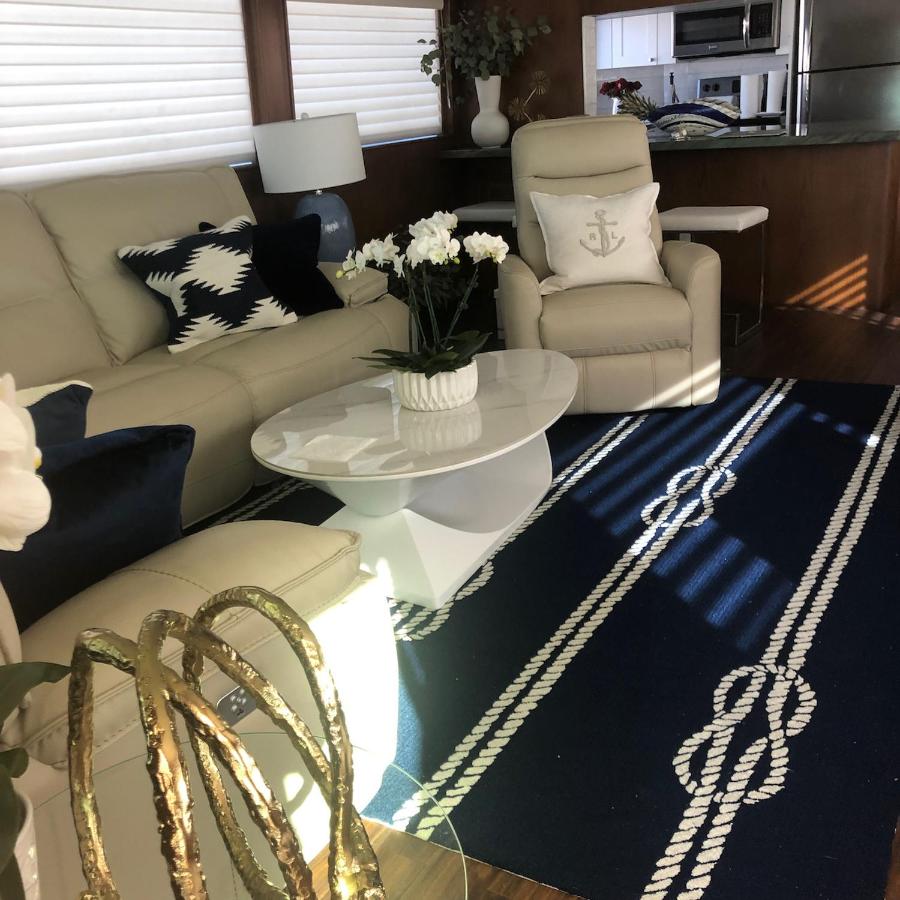 Luxury Afloat Yacht Paradise 3 bedrooms 3bath 5 beds with full Marina view - 3