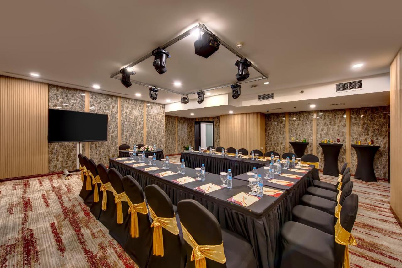 Grandeur Hotel Al Barsha photo