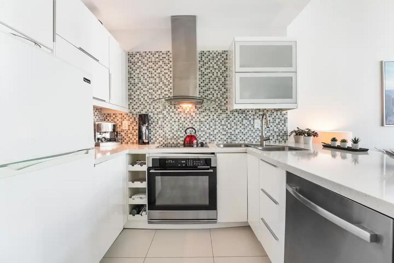 Castle Ph11 Penthouse with Balcony, Free Parking, Pool, Tennis, Beach Access - 5