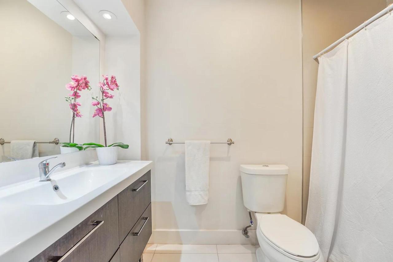 Castle Ph11 Penthouse with Balcony, Free Parking, Pool, Tennis, Beach Access - 3