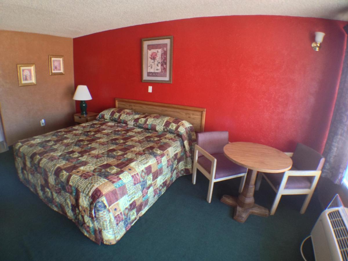 Budget Inn — photo 24