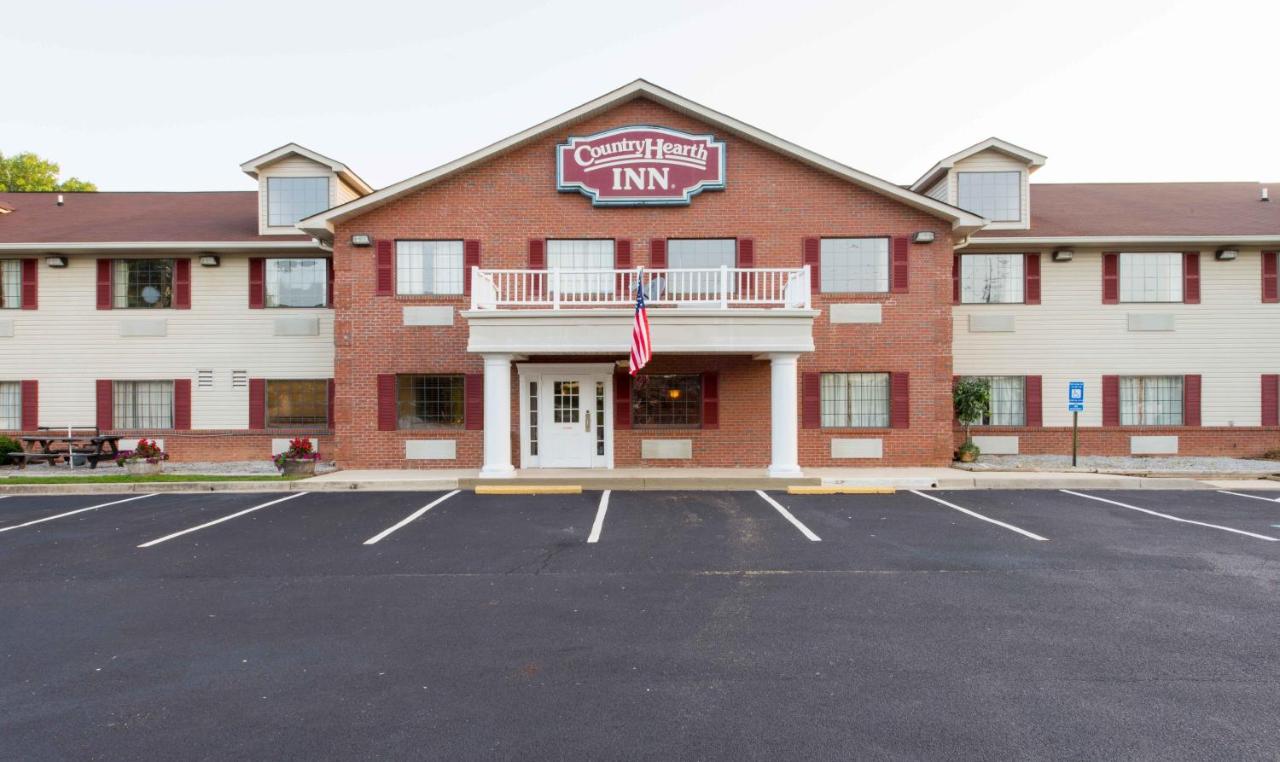 Country Hearth Inn-Toccoa — photo 9
