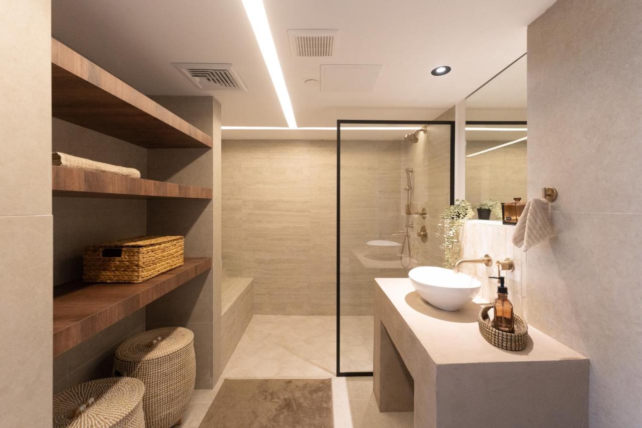 OCEAN VIEW DELUXE SUITE: PVT. BEACH & POOL - 3