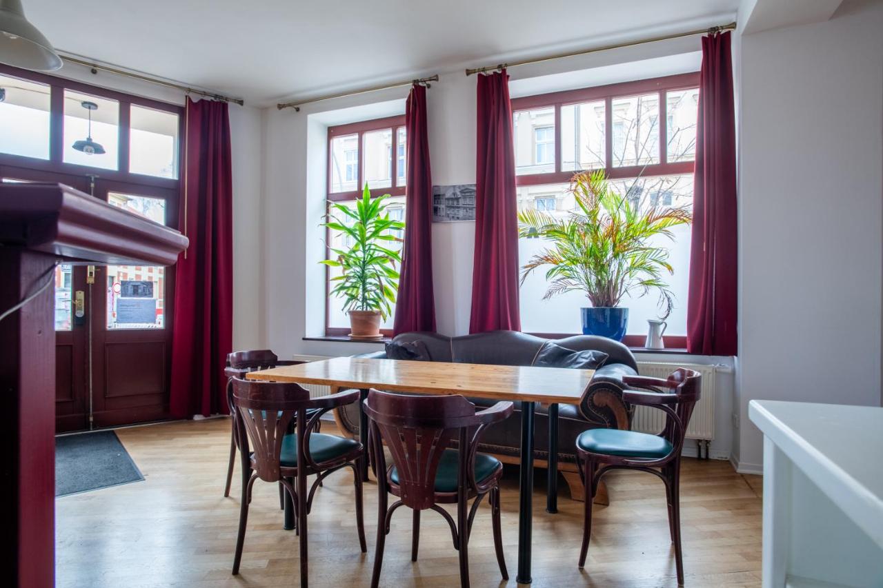 Alt-Berliner Eckkneipe - "Feuchte Ecke" - 4