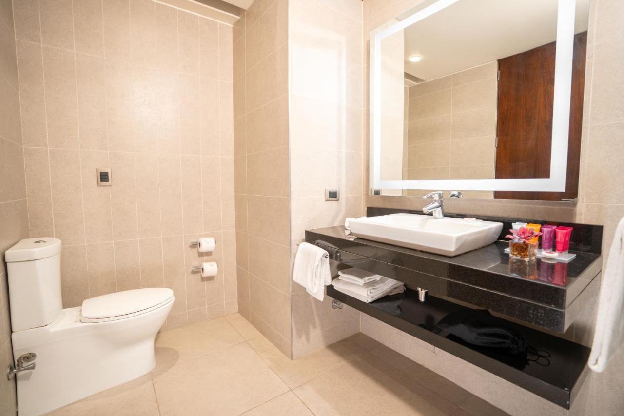 Hilton Garden Inn Santiago Airport photo