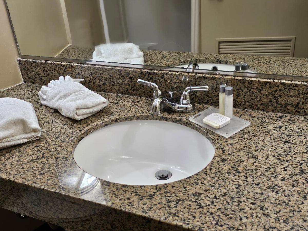 The Landmark Hotel — photo 10