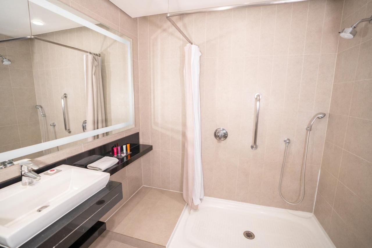Hilton Garden Inn Santiago Airport photo