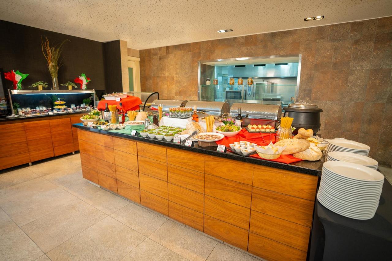 Hilton Garden Inn Santiago Airport photo