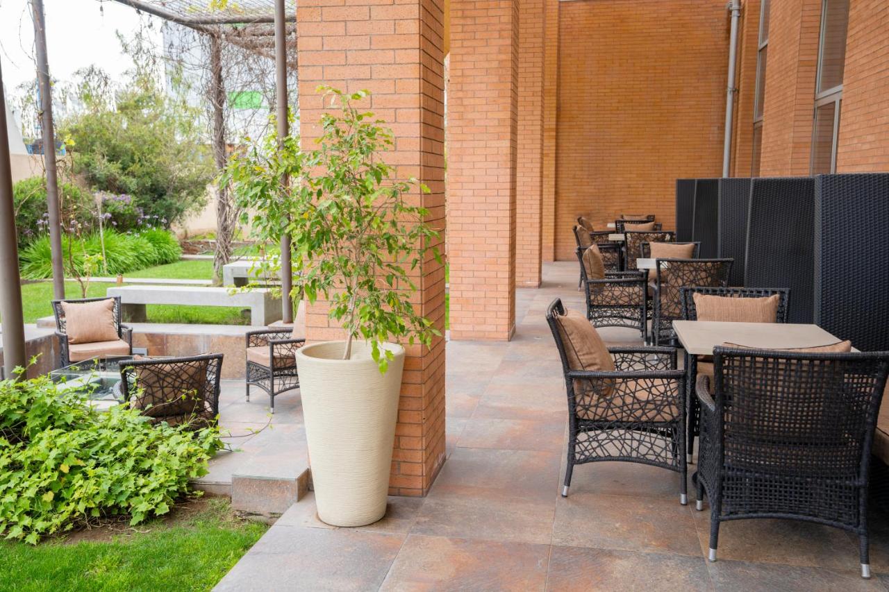 Hilton Garden Inn Santiago Airport photo