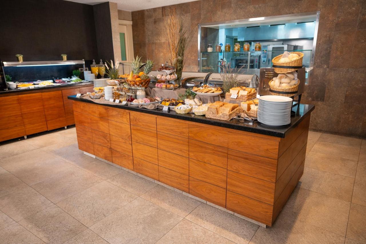 Hilton Garden Inn Santiago Airport photo