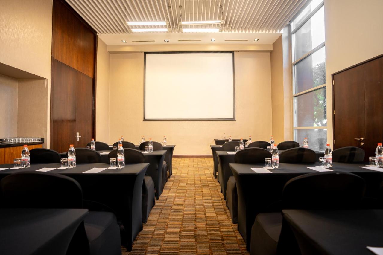 Hilton Garden Inn Santiago Airport photo