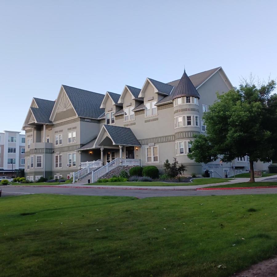 Image: The Anniversary Inn - Boise