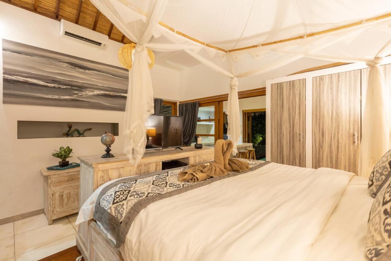 Luxurious Double King Villa w/Pool & WiFi+ Carpark - 2