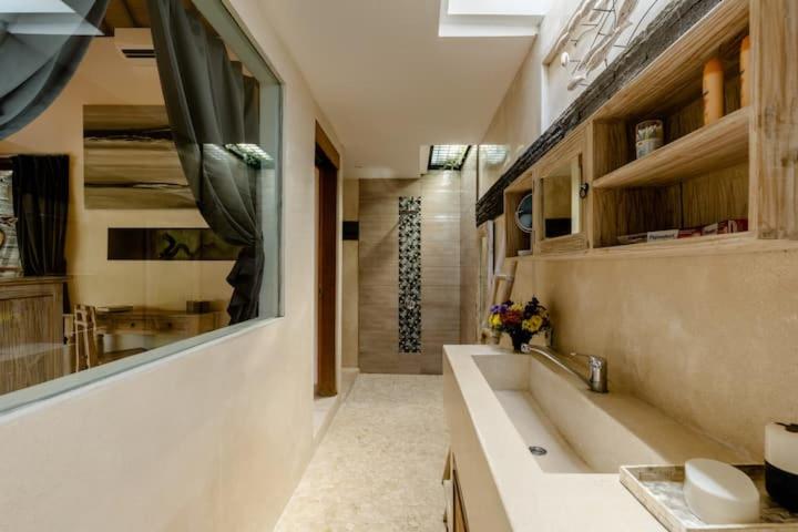 Luxurious Double King Villa w/Pool & WiFi+ Carpark - 3