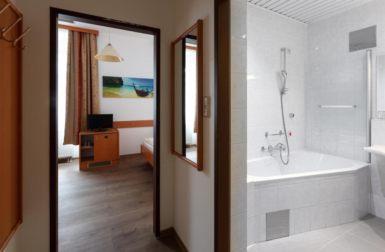 Hotel Admiral photo