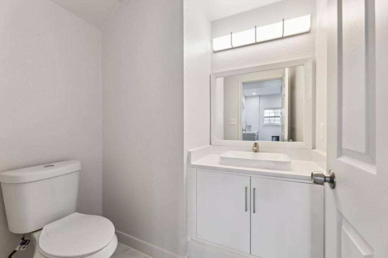 Modern Central East Austin 4BR Gem - 5