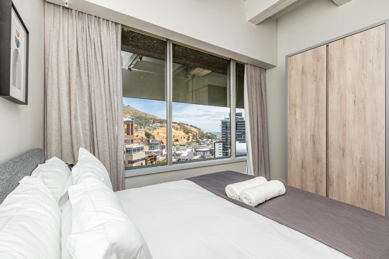 ITC Hospitality - One Thibault Hotel - 2