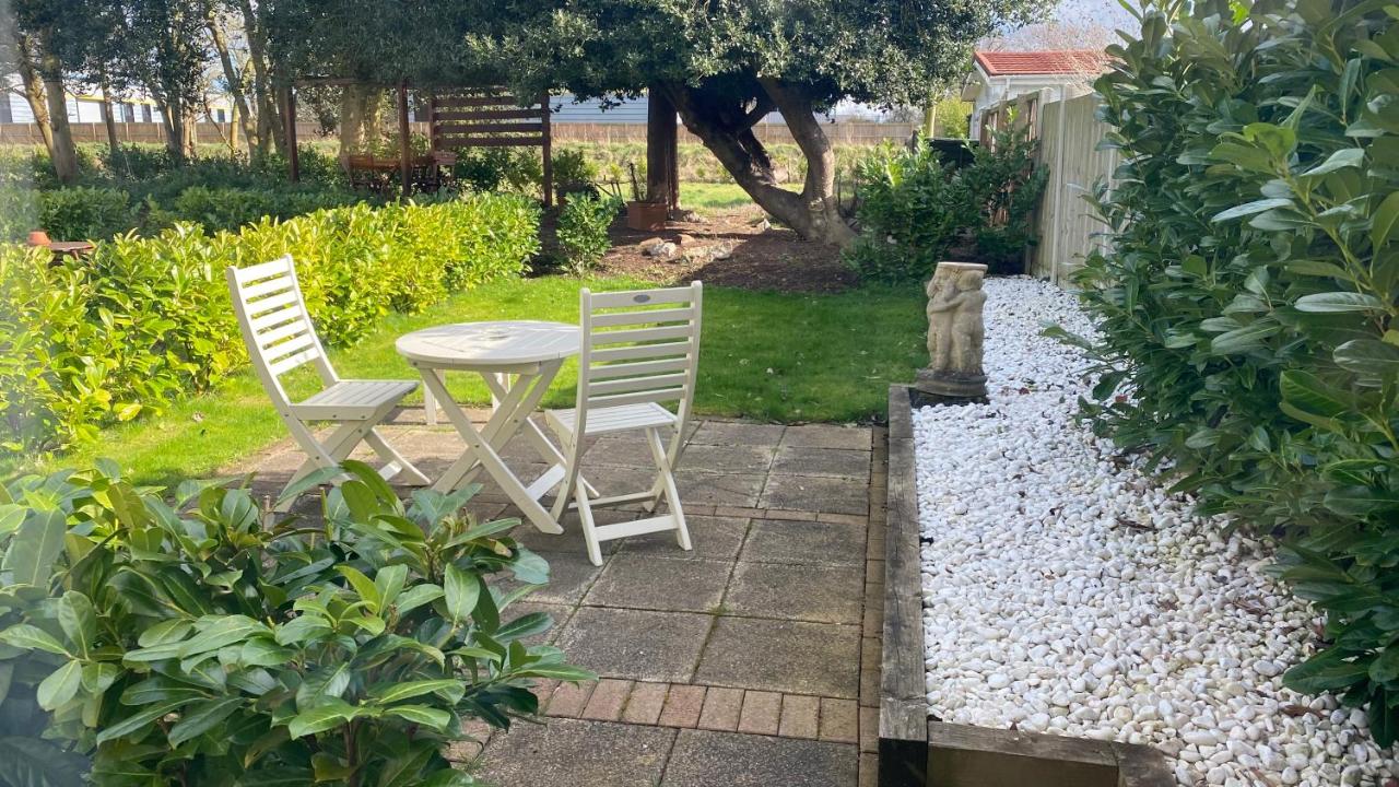 Queen Room with Garden View
